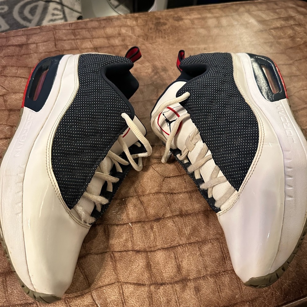 Jordan CMFT Viz Air 13 patent Navy/White Nike max